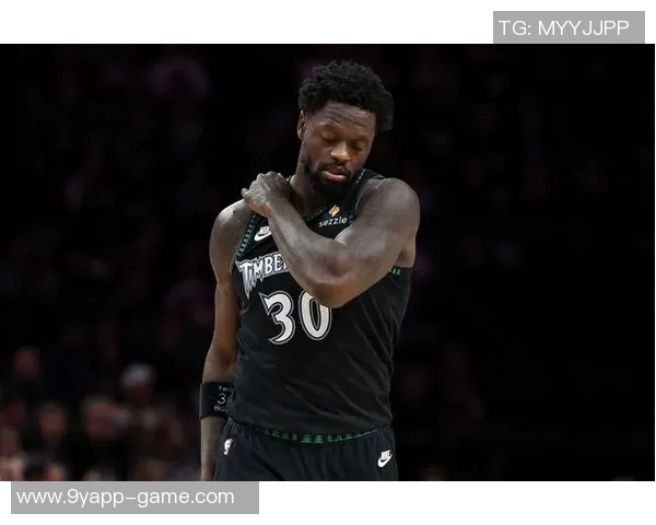 兰德尔表现平平14投仅5中贡献13分3篮板11助攻三分球命中率不佳